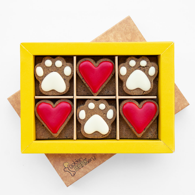 Dog Biscuits 12 PupBiscuits Box Red Dog Treats In Tray