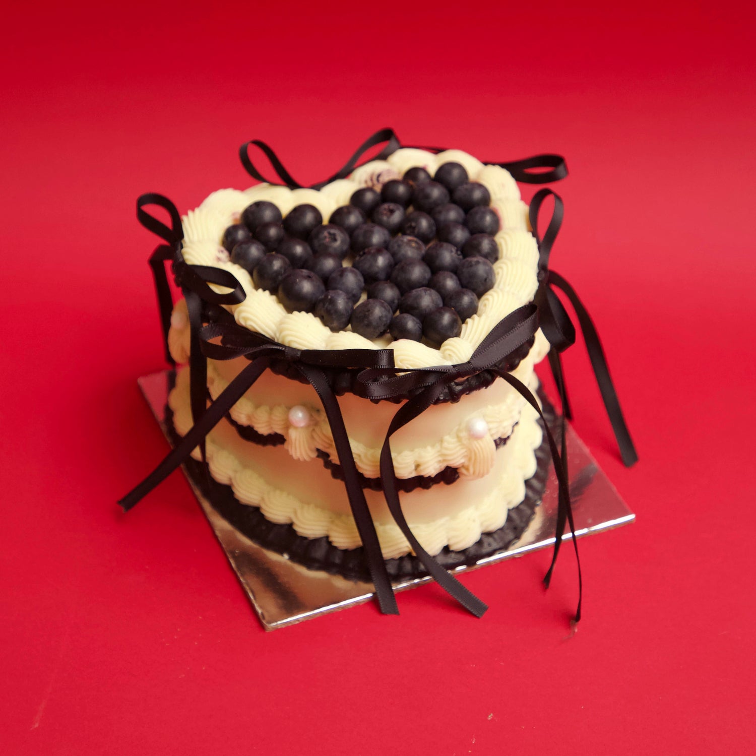 Dog Cake - Vintage Black Frills & Bows Blueberries